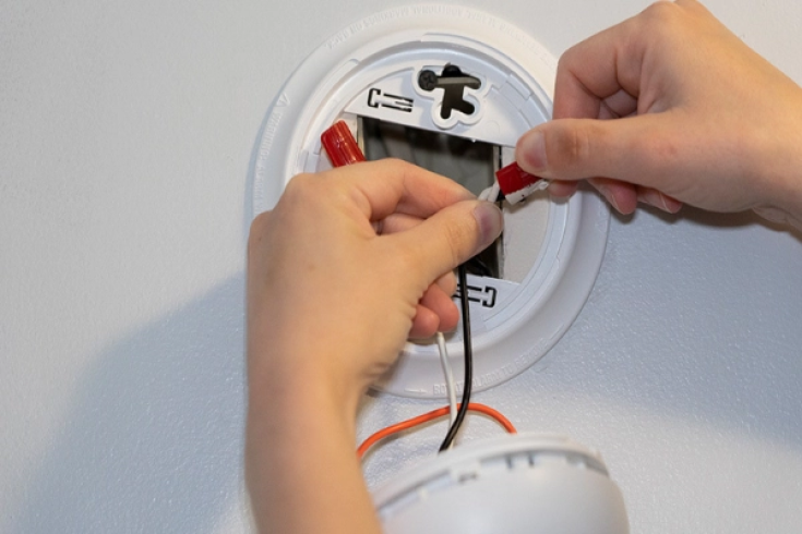 How to Install and Wire a Smoke Detector in a Hardwired System